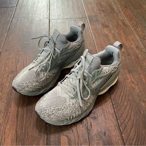 Mizuno Men’s Wave New Running Shoes Workout Trainers Grey Sneakers